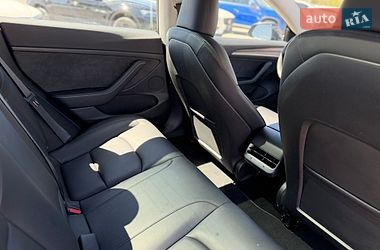 Седан Tesla Model 3 2023 в Львове