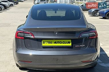 Седан Tesla Model 3 2023 в Львове