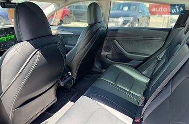 Седан Tesla Model 3 2023 в Львове