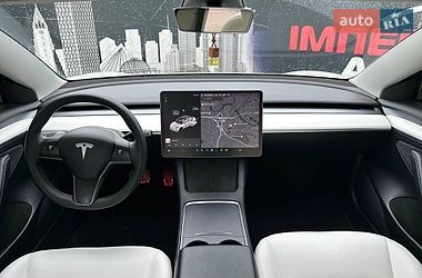 Седан Tesla Model 3 2021 в Чернигове