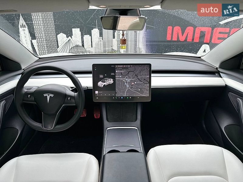 Седан Tesla Model 3 2021 в Чернигове