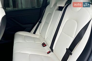 Седан Tesla Model 3 2021 в Чернигове
