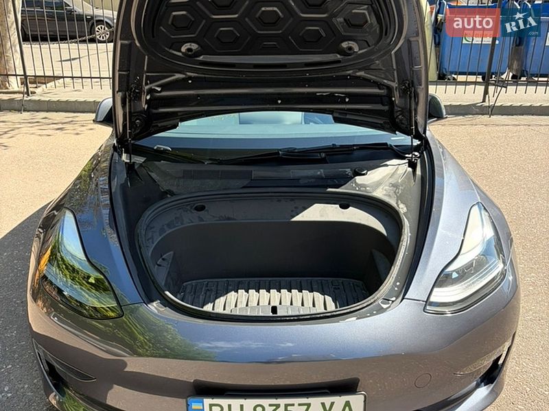 Седан Tesla Model 3 2023 в Одесі