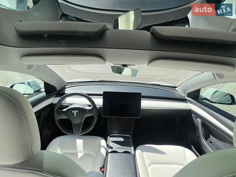 Седан Tesla Model 3 2023 в Днепре