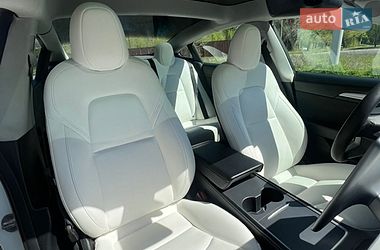 Седан Tesla Model 3 2023 в Днепре