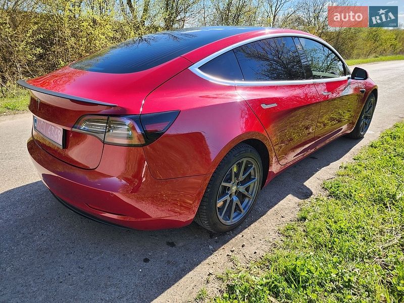 Седан Tesla Model 3 2018 в Тернополі