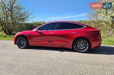 Седан Tesla Model 3 2018 в Тернополі