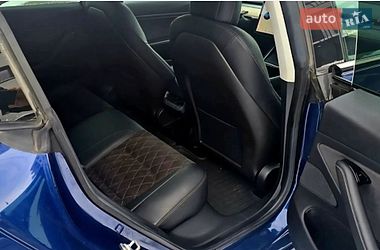 Седан Tesla Model 3 2019 в Львові