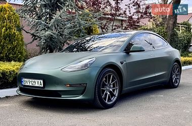 Седан Tesla Model 3 2023 в Одессе