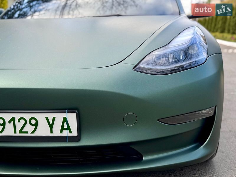Седан Tesla Model 3 2023 в Одессе
