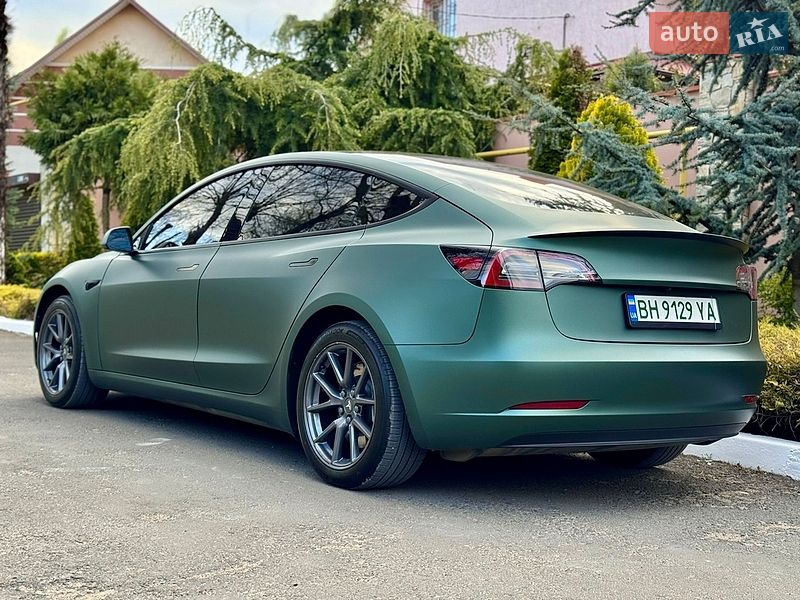 Седан Tesla Model 3 2023 в Одессе