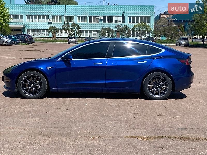 Седан Tesla Model 3 2019 в Житомире