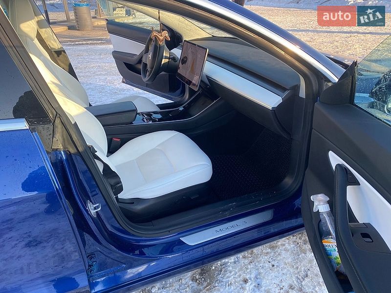 Седан Tesla Model 3 2019 в Житомире