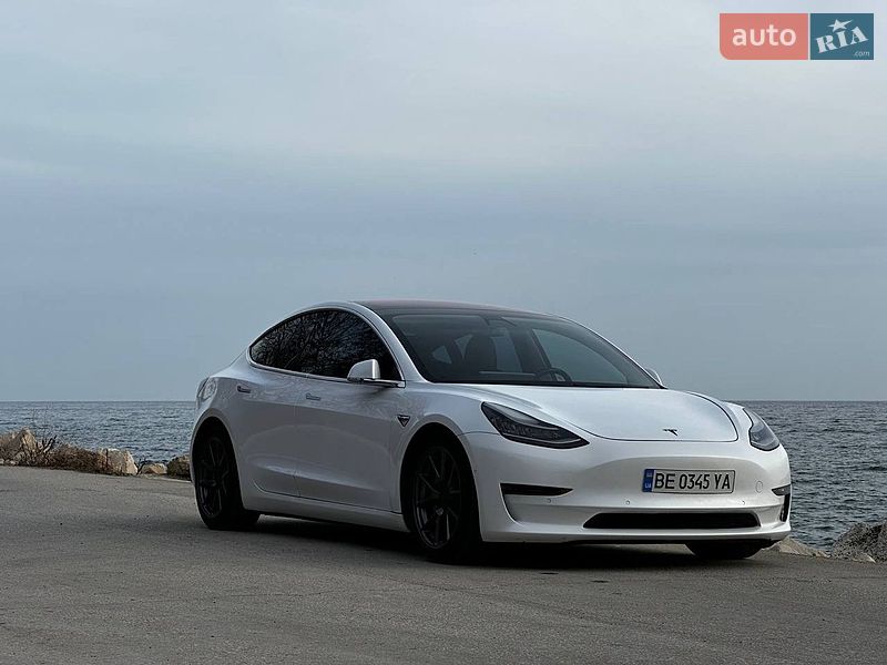 Седан Tesla Model 3 2018 в Кропивницькому