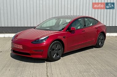Седан Tesla Model 3 2023 в Чернівцях