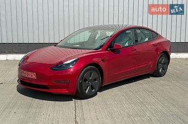 Седан Tesla Model 3 2023 в Черновцах