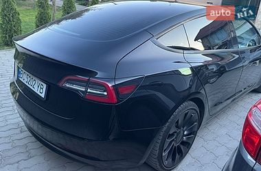 Седан Tesla Model 3 2022 в Львове