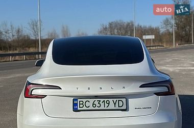 Седан Tesla Model 3 2024 в Львове