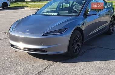 Седан Tesla Model 3 2025 в Запорожье