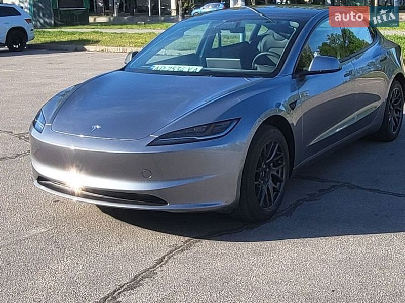 Седан Tesla Model 3 2025 в Запорожье