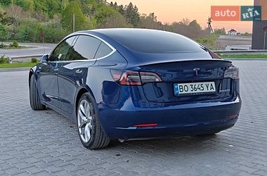 Седан Tesla Model 3 2020 в Кременце