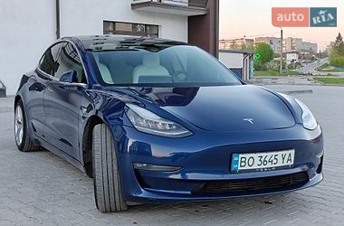 Седан Tesla Model 3 2020 в Кременце