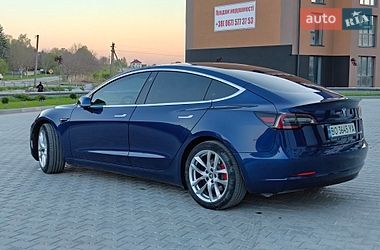 Седан Tesla Model 3 2020 в Кременце