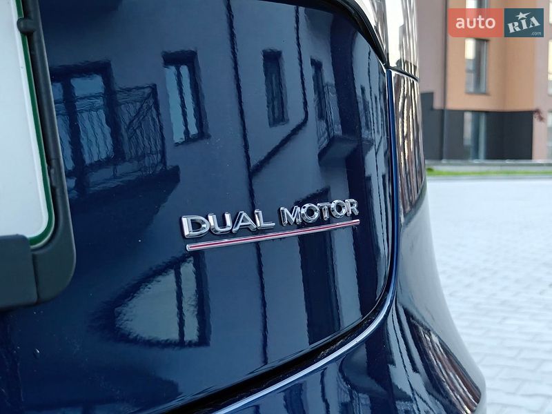 Седан Tesla Model 3 2020 в Кременце