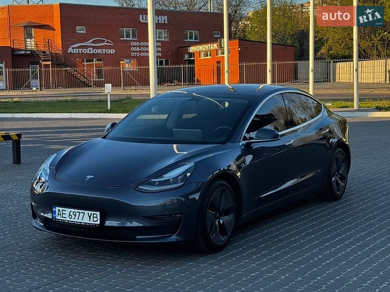 Седан Tesla Model 3 2020 в Днепре