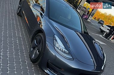 Седан Tesla Model 3 2020 в Днепре
