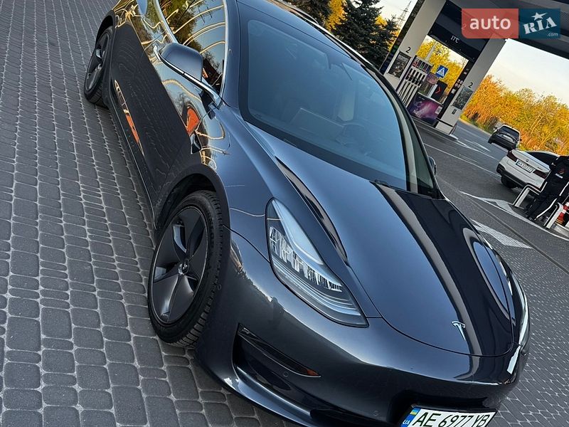 Седан Tesla Model 3 2020 в Днепре