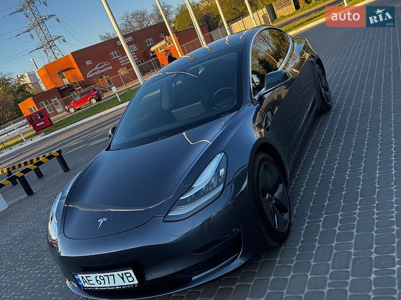 Седан Tesla Model 3 2020 в Днепре