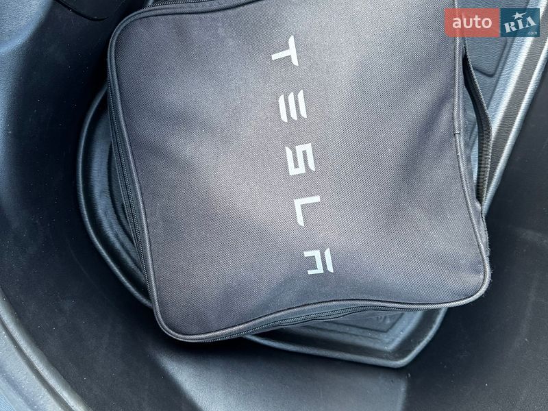 Седан Tesla Model 3 2020 в Днепре