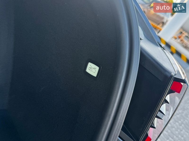Седан Tesla Model 3 2020 в Днепре