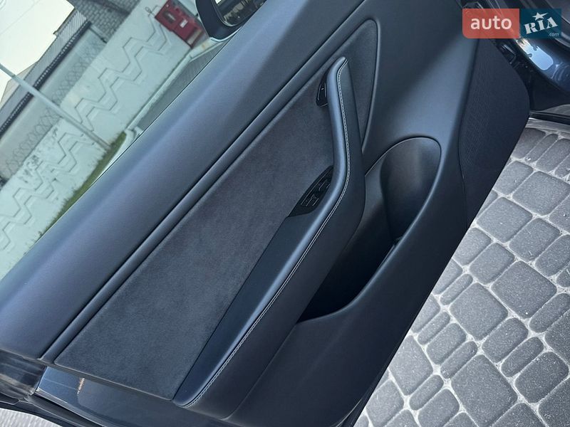 Седан Tesla Model 3 2020 в Днепре