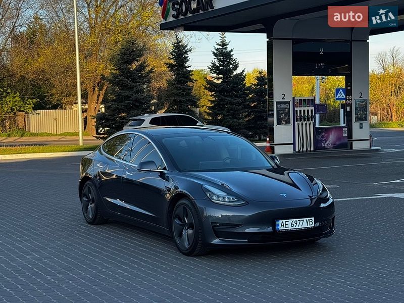 Седан Tesla Model 3 2020 в Днепре