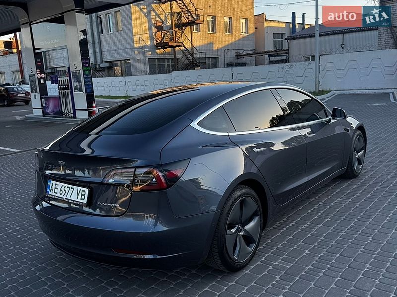 Седан Tesla Model 3 2020 в Днепре