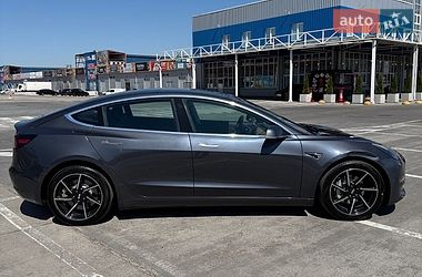 Седан Tesla Model 3 2018 в Киеве
