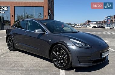 Седан Tesla Model 3 2018 в Киеве