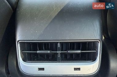 Седан Tesla Model 3 2018 в Киеве