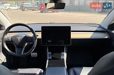 Седан Tesla Model 3 2018 в Киеве
