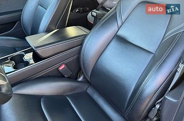 Седан Tesla Model 3 2019 в Києві