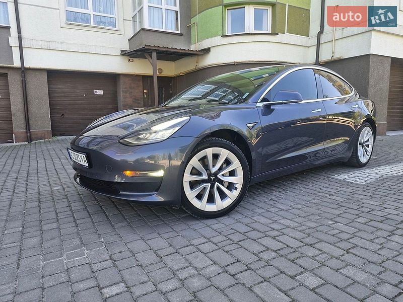 Седан Tesla Model 3 2019 в Ивано-Франковске