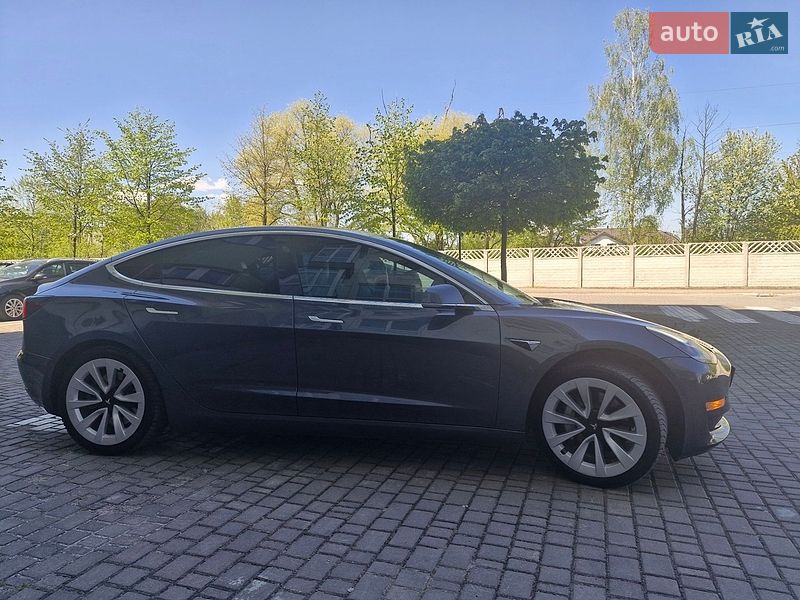 Седан Tesla Model 3 2019 в Ивано-Франковске