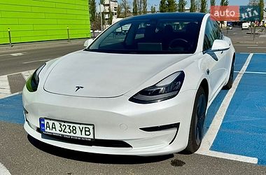 Седан Tesla Model 3 2019 в Києві