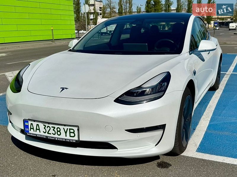 Седан Tesla Model 3 2019 в Києві