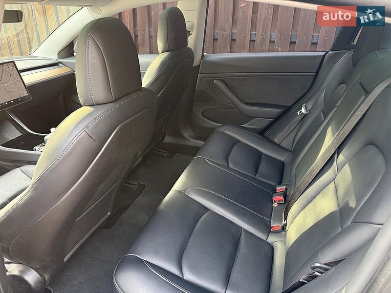 Седан Tesla Model 3 2020 в Киеве