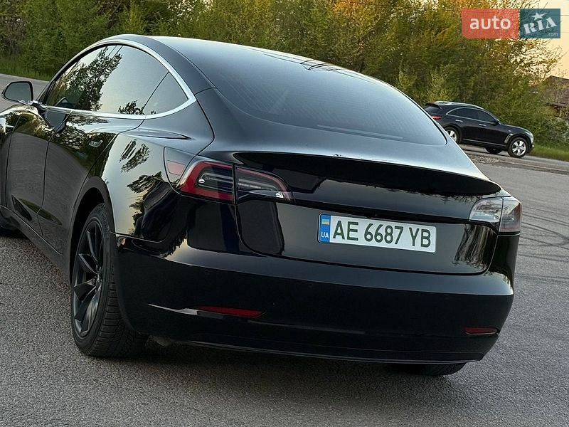 Седан Tesla Model 3 2019 в Днепре