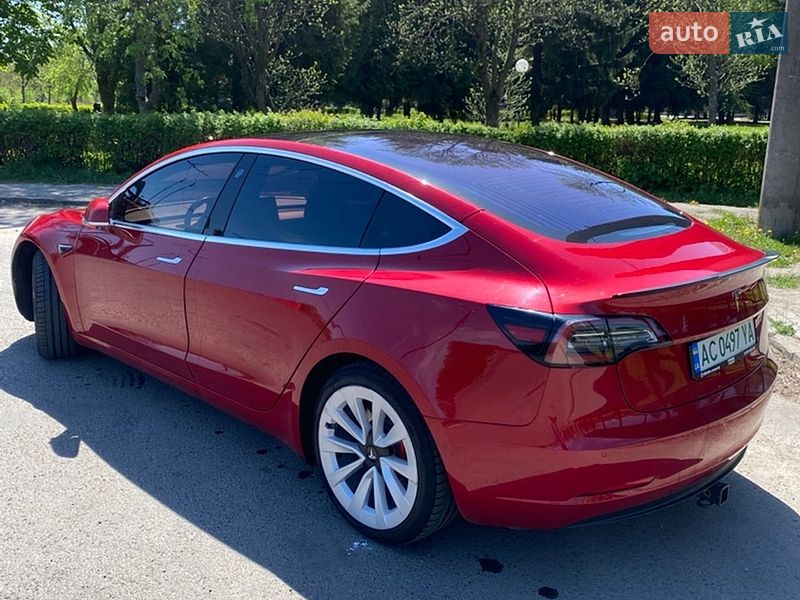 Седан Tesla Model 3 2017 в Луцьку