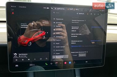 Седан Tesla Model 3 2017 в Луцьку